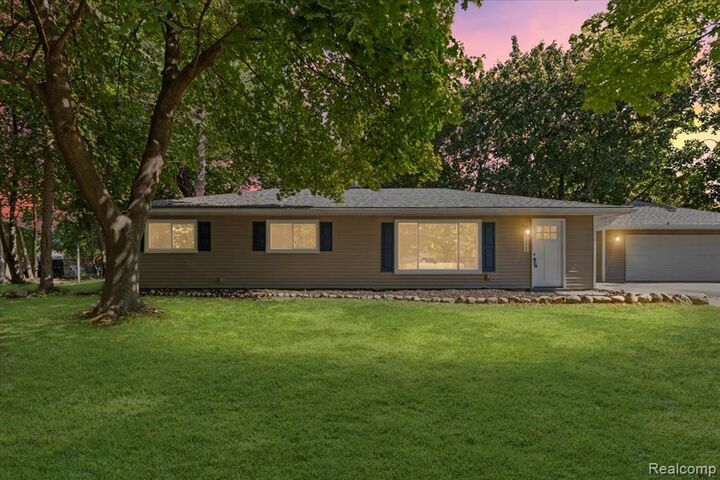 5698 Everest Drive  Clarkston MI 48346 3230 photo