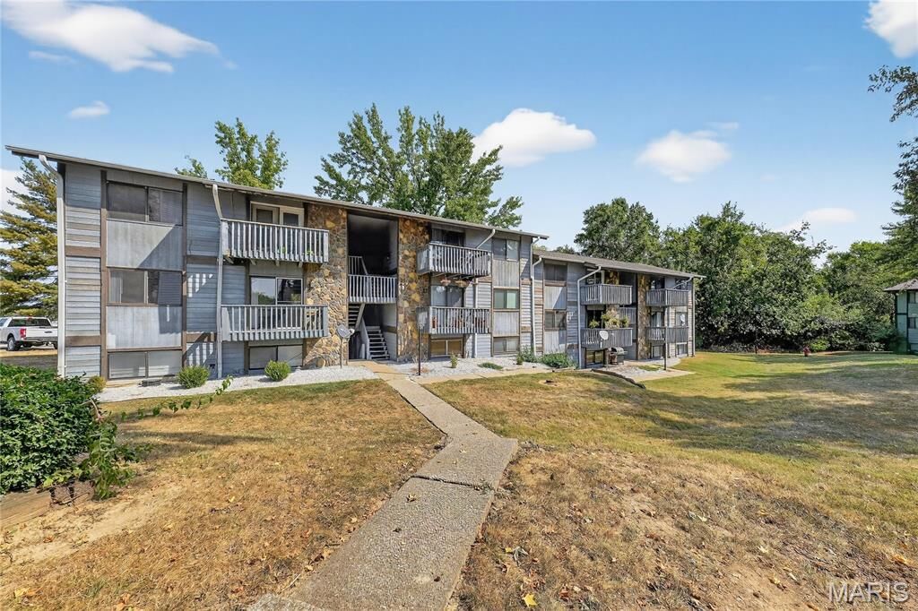 Property Photo:  1712 Gascony Parc Drive 1712  MO 63367 
