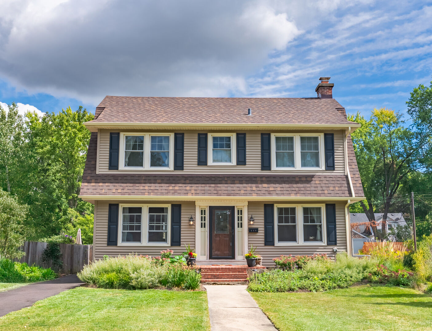 Property Photo:  146 Le Grande Boulevard  IL 60506 
