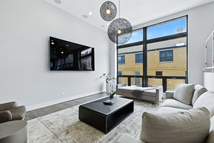 Property Photo:  1555 W Fry Street 102  IL 60642 
