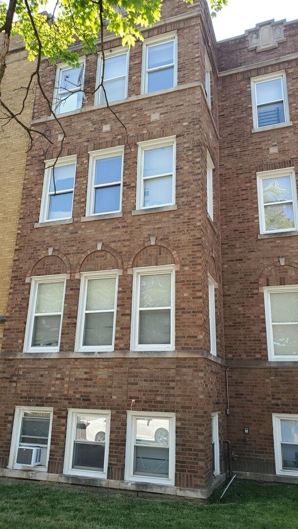 Property Photo:  6342 N Artesian Avenue 3B  IL 60659 