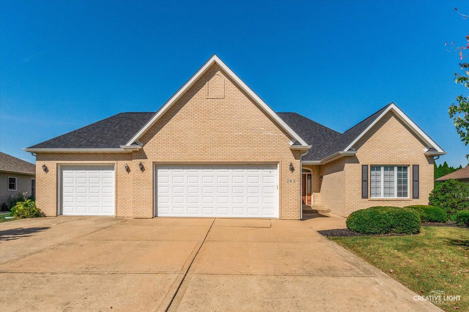 Property Photo:  305 E Knights Road  IL 60548