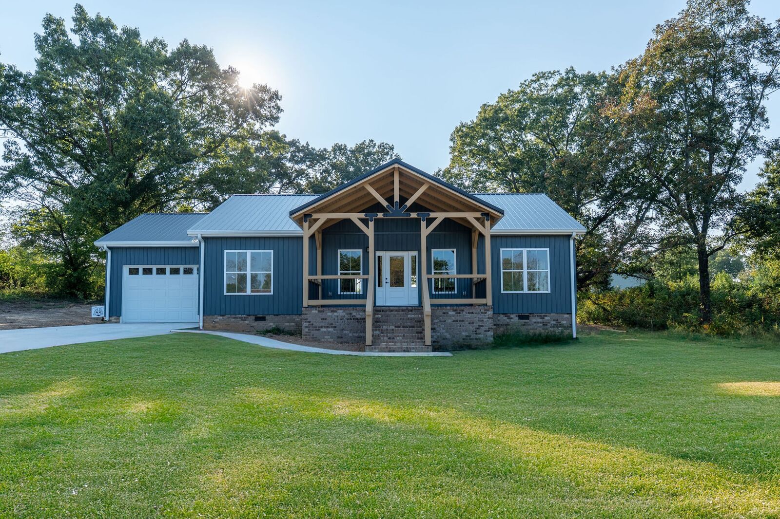 Property Photo:  1166 Dugout Rd  TN 38483 