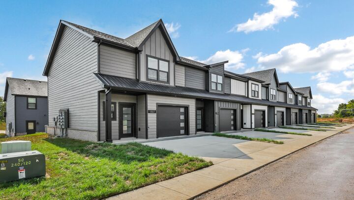Property Photo: 1303 Jonathan Wade Circle TN 37043