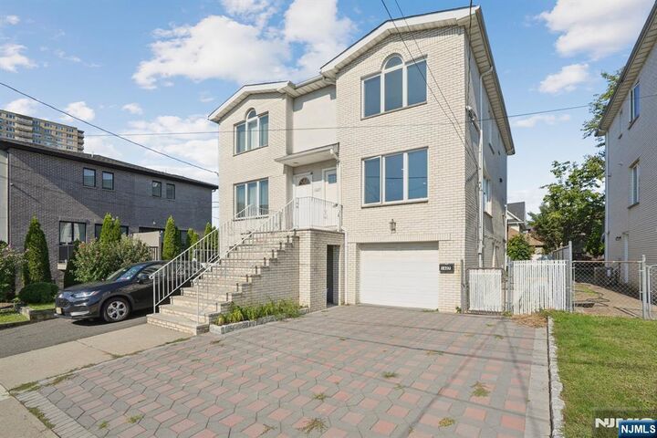 Property Photo:  1627 Ponsi Street B  NJ 07024 