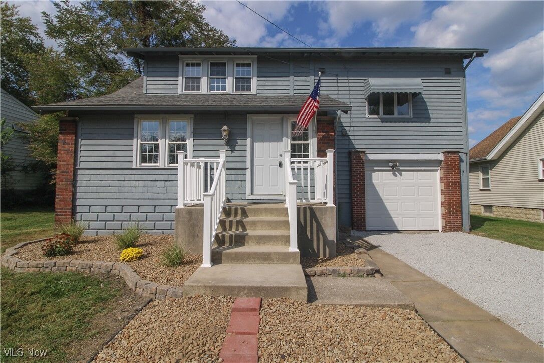 Property Photo:  5256 Center Road  OH 44436 