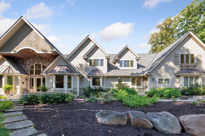 Property Photo: 4694 Baycliffe Drive MN 55331