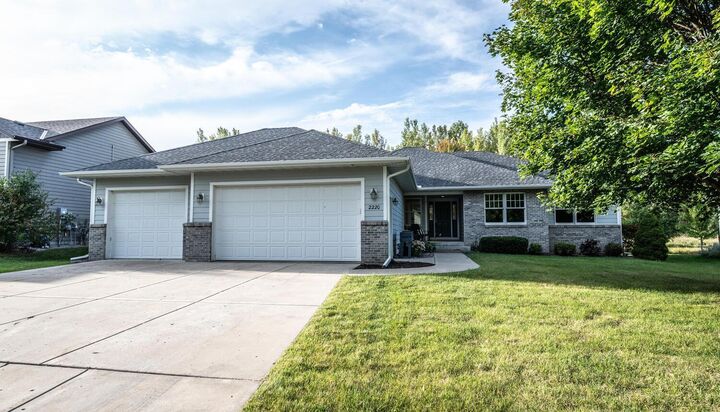 Property Photo: 2220 Greenfield Drive E MN 55057
