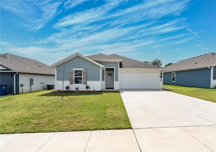 1309 W Chavis Street  Gentry AR 72734 photo