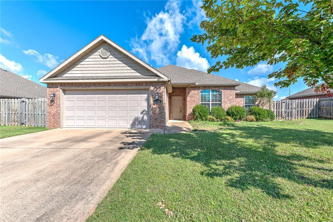 Property Photo:  4300 Limestone Avenue  AR 72712 