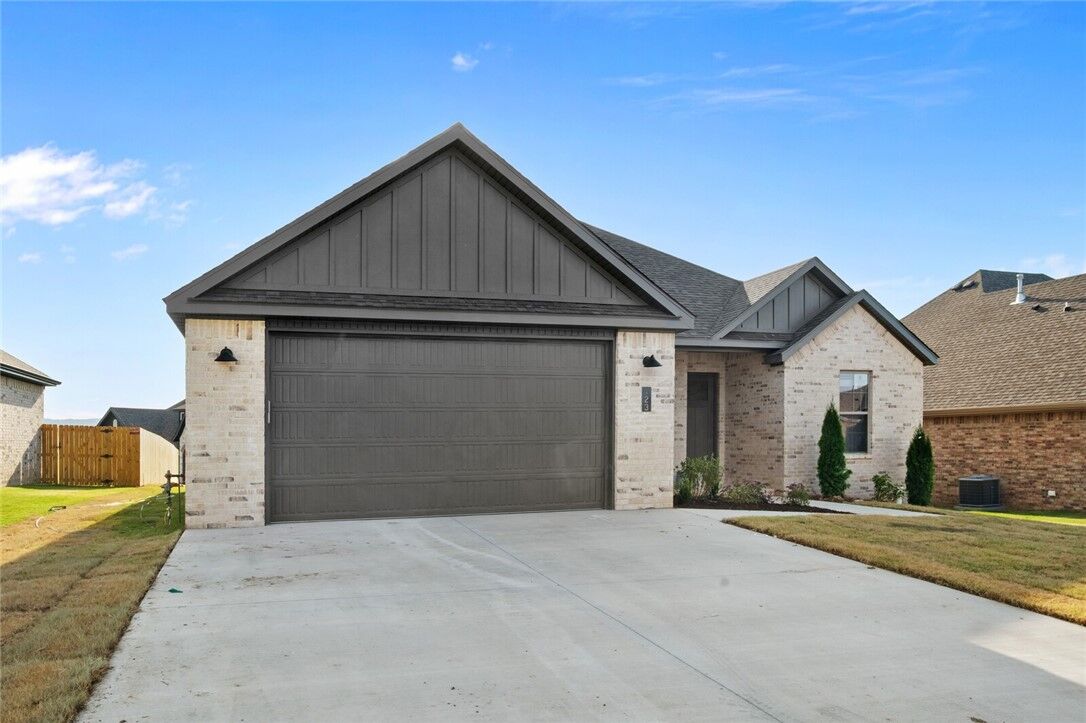 Property Photo: 123 S Eagle Mountain Street AR 72753