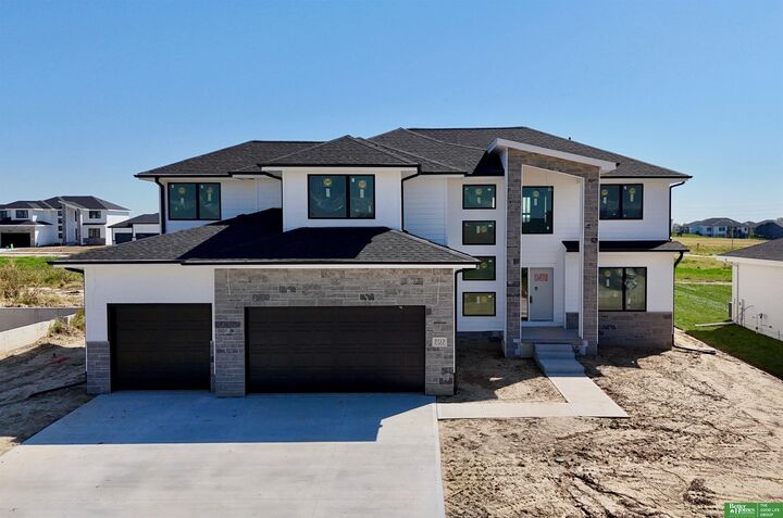 Property Photo:  5713 N 198th Street  NE 68022 