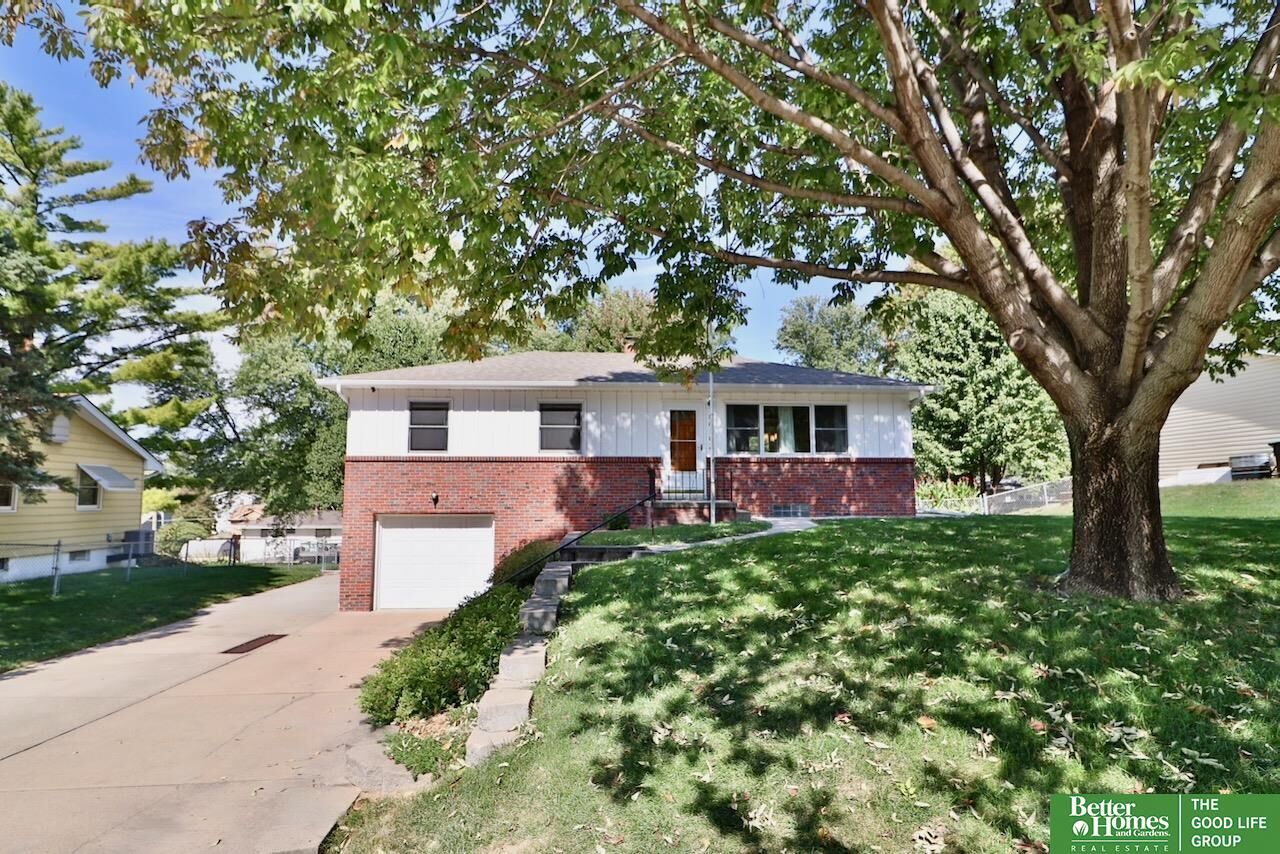 Property Photo: 8618 Evans Street NE 68134