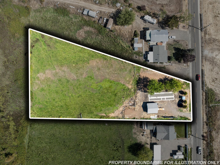 Property Photo: 1729 E Gregory Road OR 97502