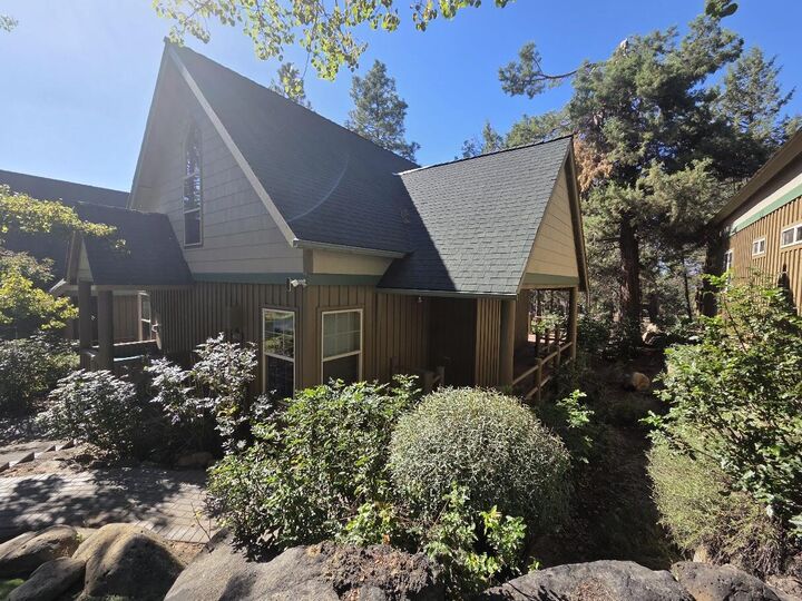 Property Photo: 4673 Marsh Hawk Drive OR 97601