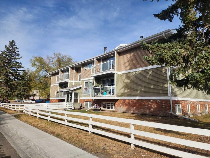 5812 61 Street 103  Red Deer AB T4N 6H4 photo