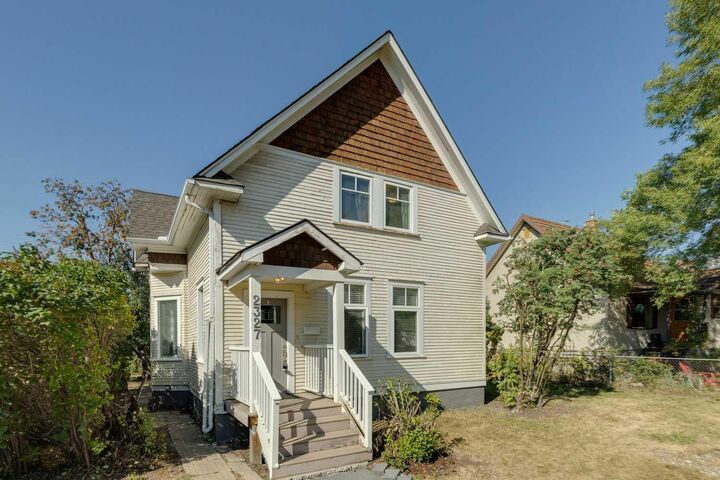 Property Photo:  2327 15A Street SE  AB T2G 3N3 