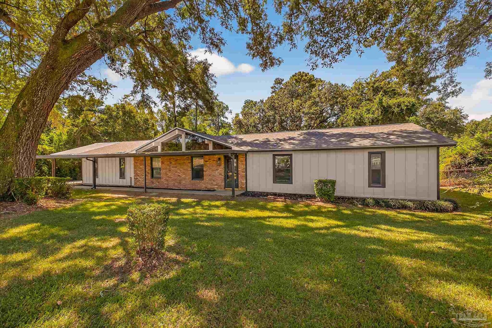 Property Photo: 2298 Equestrian Way FL 32534
