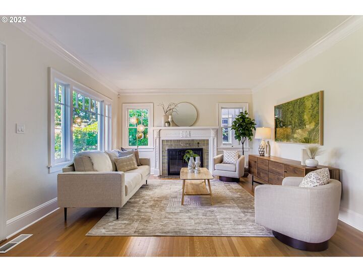Property Photo:  3424 NE Fremont St  OR 97212 