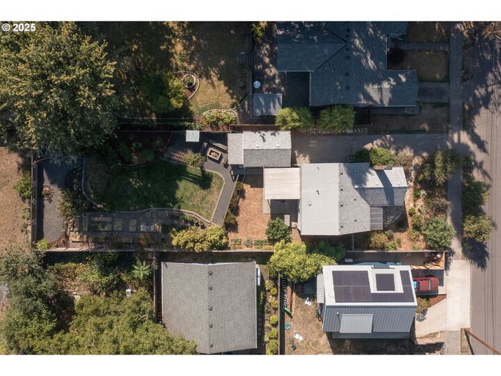 Property Photo:  9028 N Bristol Ave  OR 97203 