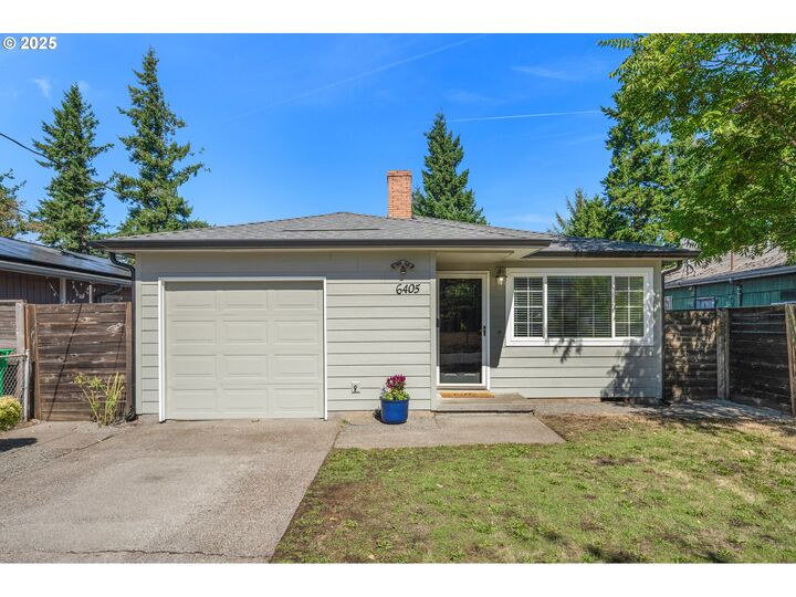 Property Photo:  6405 SE Knight St  OR 97206 