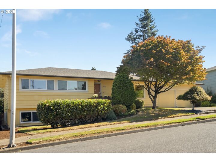 Property Photo:  3530 NE 134th Ave  OR 97230 