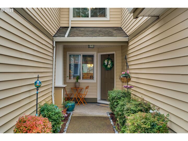 Property Photo: 10715 SW Canterbury Ln 102 OR 97224