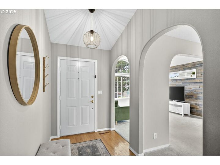 Property Photo:  7630 SE 109th Ave  OR 97266 