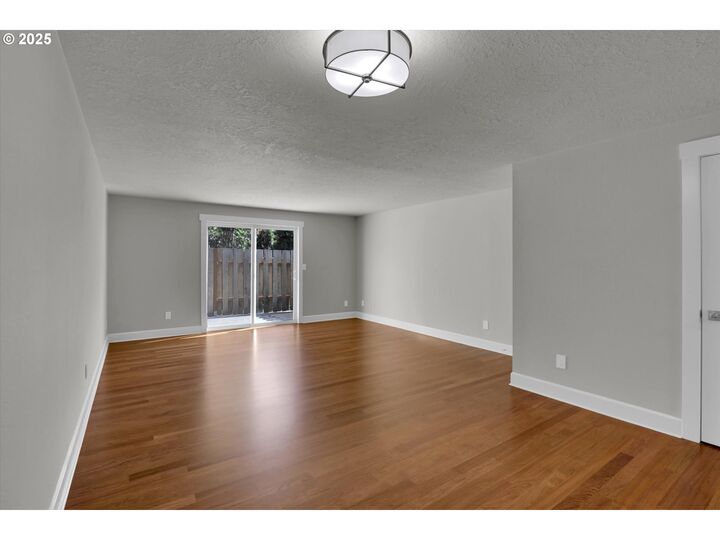 Property Photo:  4425 Cornwall St 7  OR 97068 