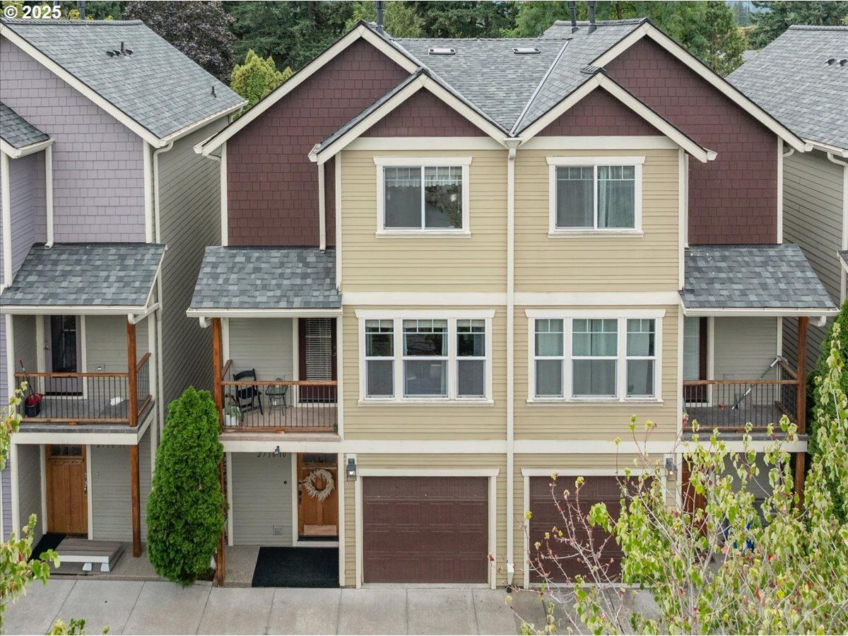 Property Photo:  2710 SE 141st Ave 10  OR 97236 