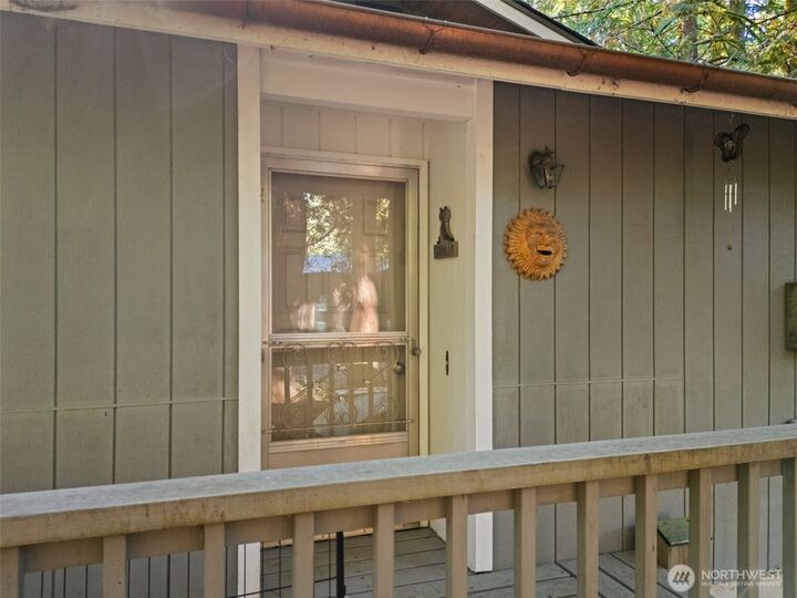 Property Photo:  625 E Pointes Drive W  WA 98584 