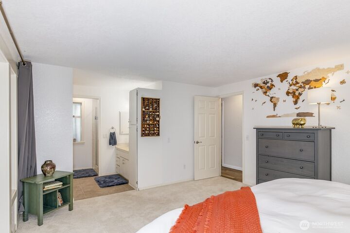 Property Photo:  14124  60th Avenue W  WA 98026 