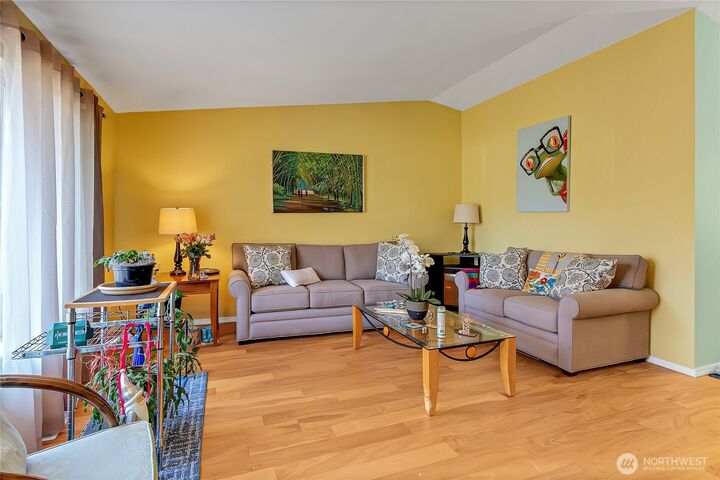 Property Photo:  2203  Lincoln Pl. Se.  WA 98055 