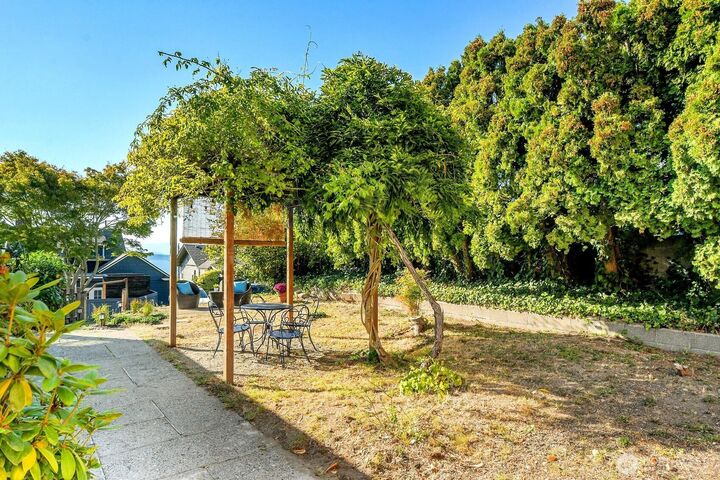 Property Photo:  4308 SW Portland Street  WA 98136 