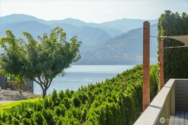 Property Photo:  203  Parkway Drive  WA 98831 