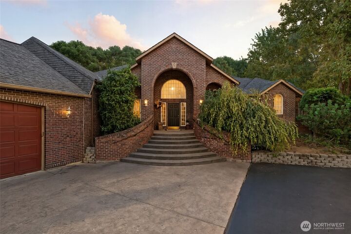 Property Photo:  1629  Wheatcrest Road  WA 99362 