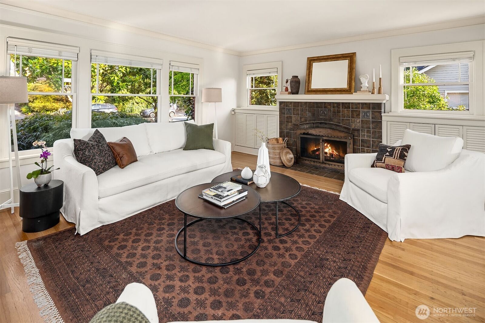 Property Photo:  2561  28th Avenue W  WA 98199 