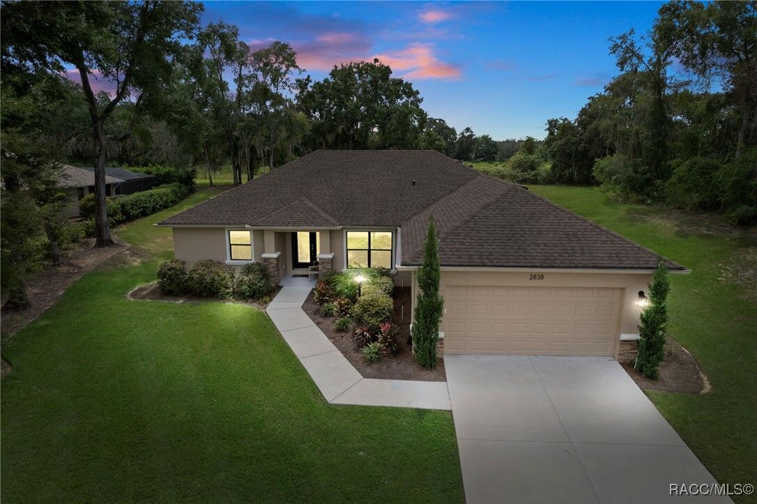 Property Photo: 2838 E Chartwell Circle FL 34442