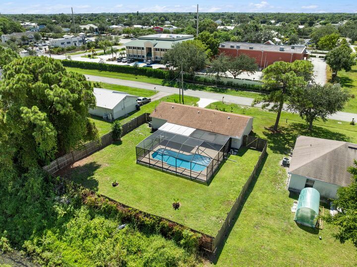 Property Photo:  213 SW Chapman Avenue  FL 34984 