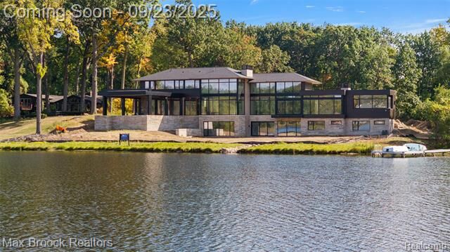 Property Photo:  3515 Brookside Drive  MI 48302 