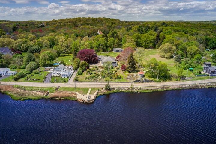 Property Photo:  2386 Pleasant Street  MA 02715