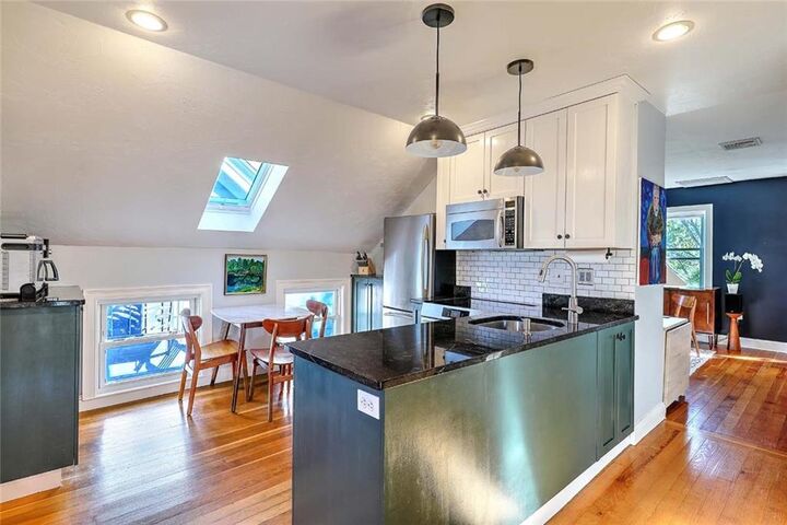 Property Photo:  510 Wickenden Street 3  RI 02906 