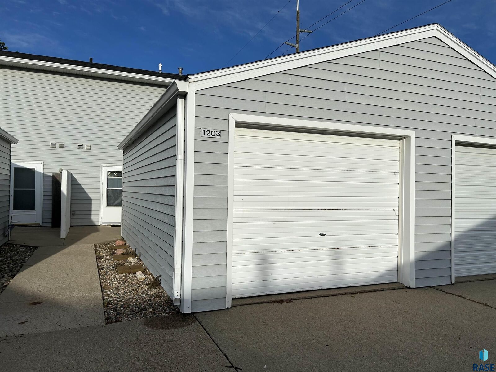 Property Photo:  1203 S Newport Pl  SD 57106 