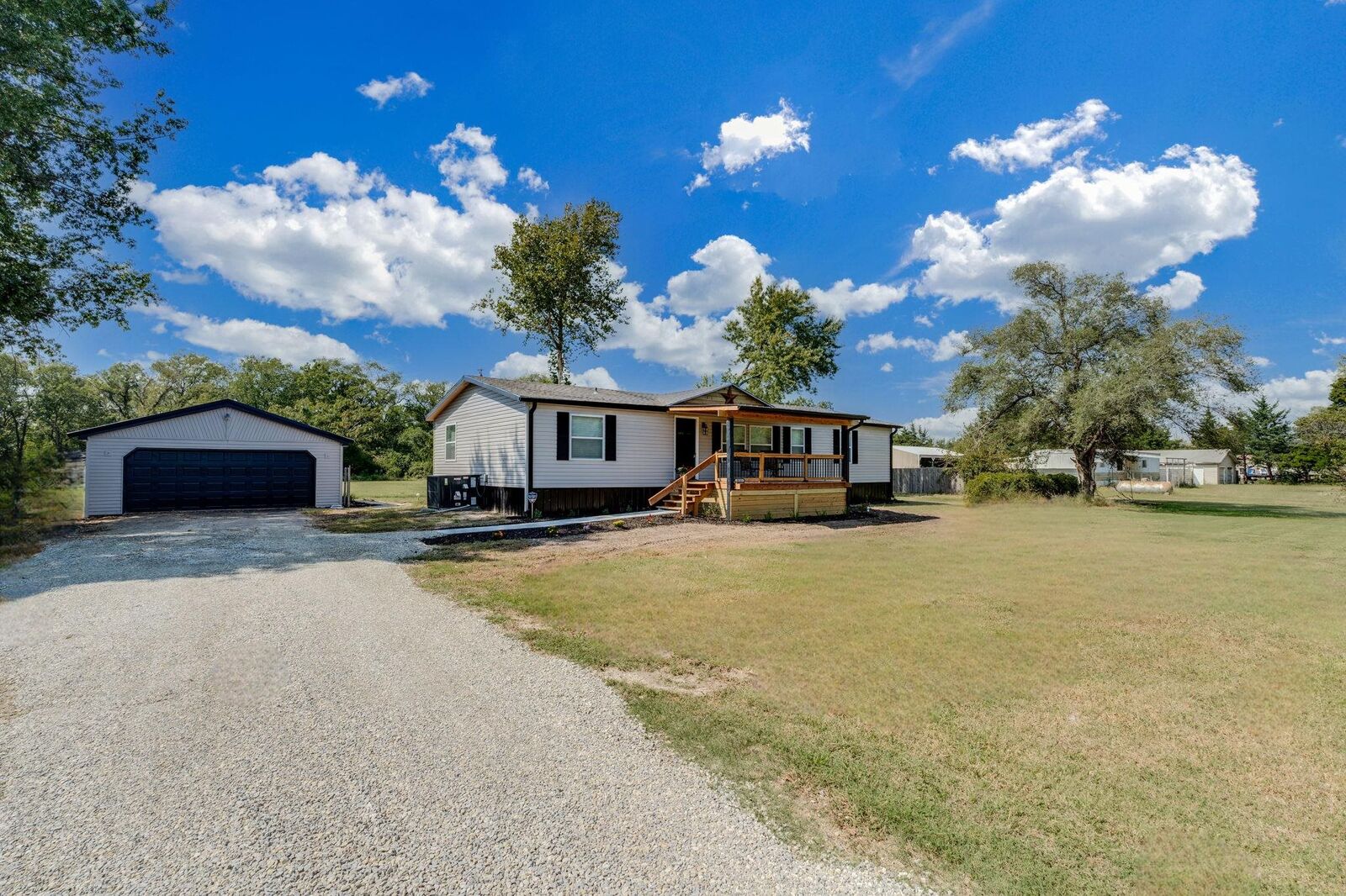 Property Photo:  9735 S Laura St  KS 67060 