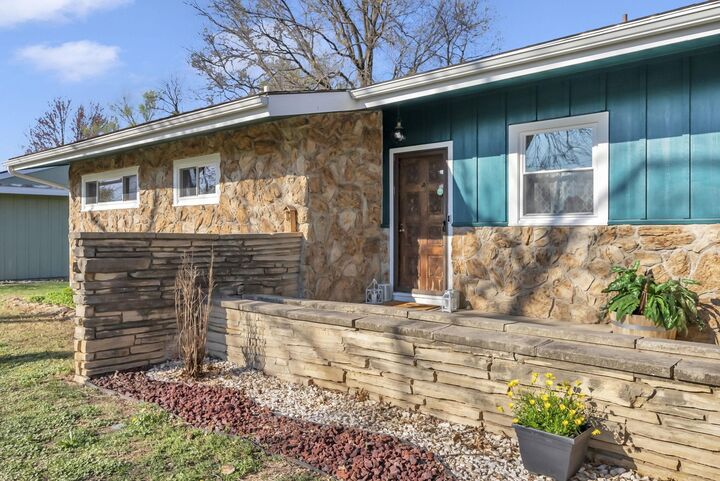 Property Photo:  525 S Woodchuck Ln  KS 67209
