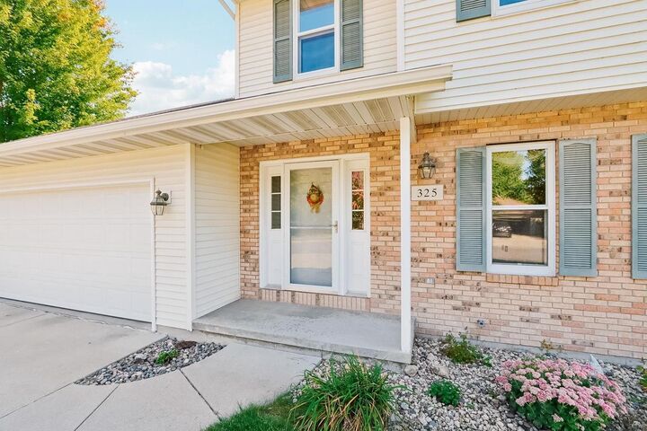 Property Photo: 325 Stoney Ridge Trail WI 53589