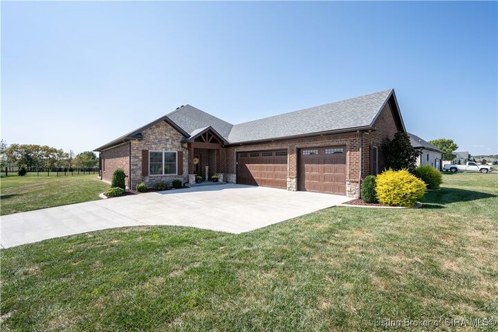 Property Photo: 1821 Medinah Way IN 47126