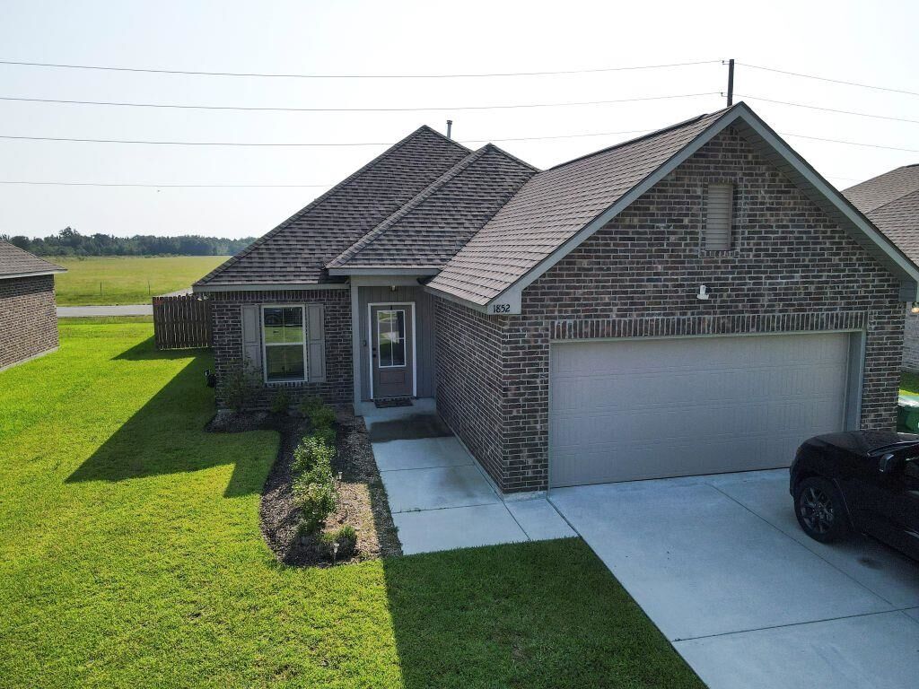 Property Photo:  1852 Downing Road  LA 70611 