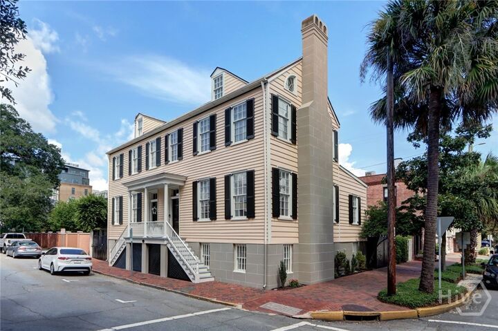 Property Photo:  326 E Bryan Street  GA 31401 