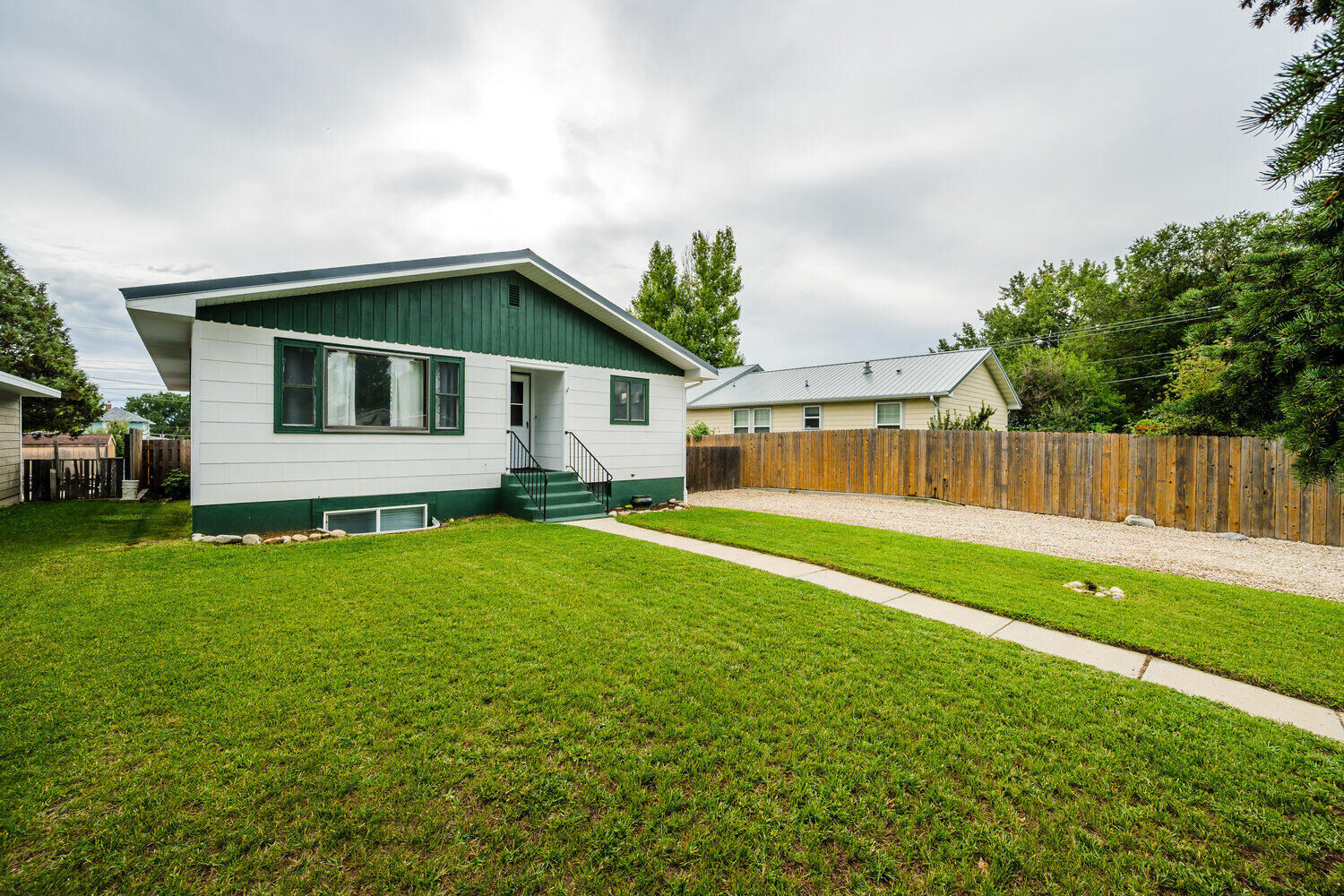 Property Photo:  725 N Carrington Avenue  WY 82834 
